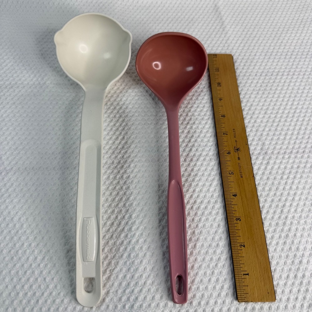 Vintage Rubbermaid and Foley Soup Ladle Set White and Mauve Pink Retro Kitchen